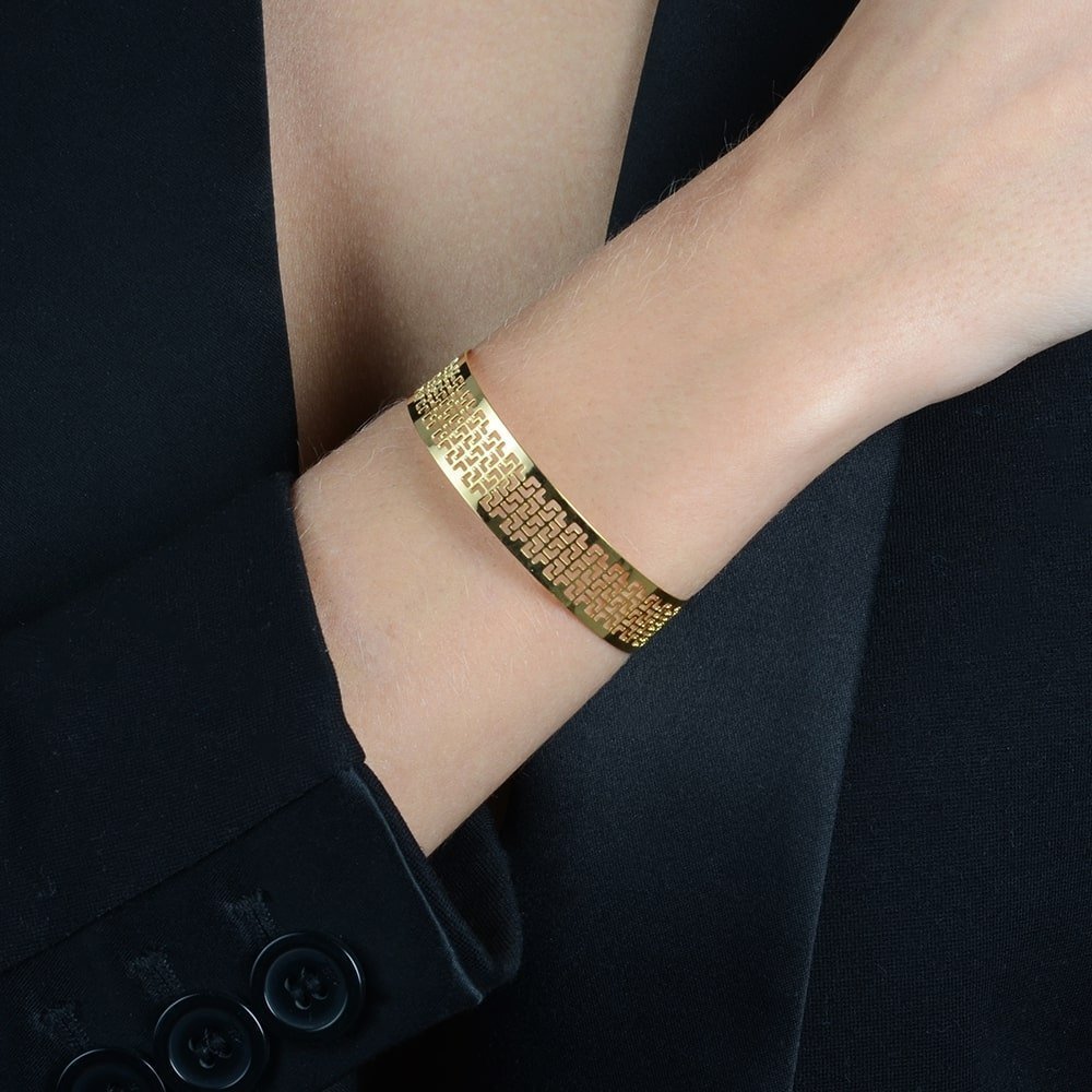 Bracelete Dourado de Renda Vazado Banhado a Ouro 24K