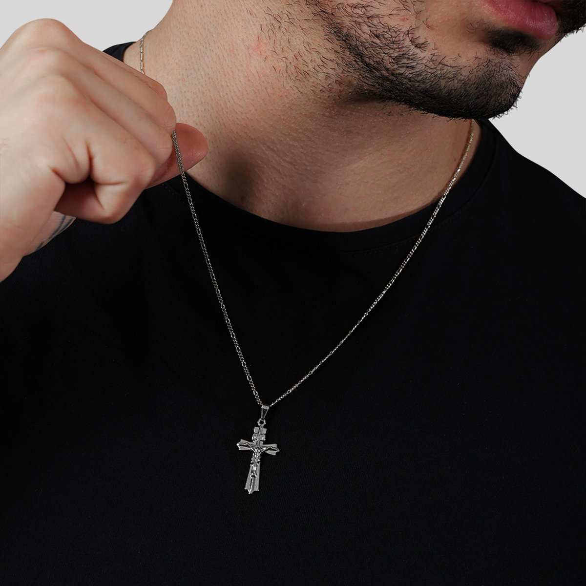 Pingente Prateado Crucifixo Banhado a Ouro Branco